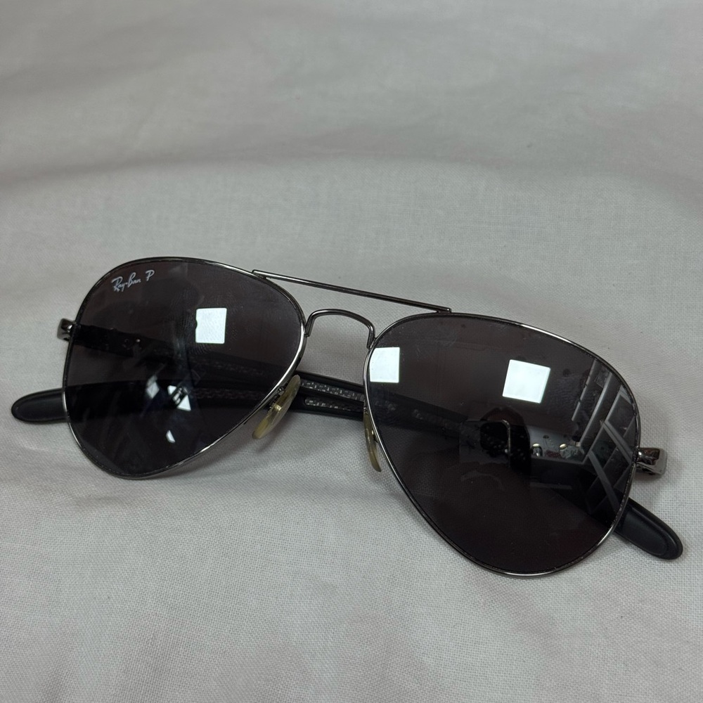 Ray-Ban Classic Aviator Sunglasses with Black Lenses
